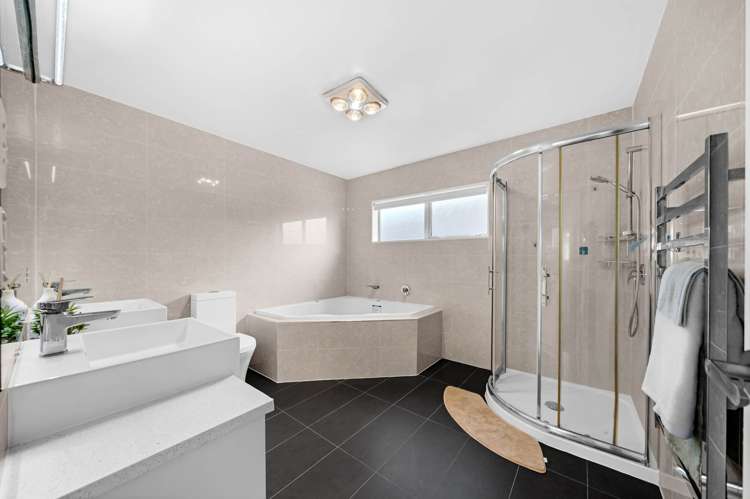 30 Castlederg Drive Flat Bush_21