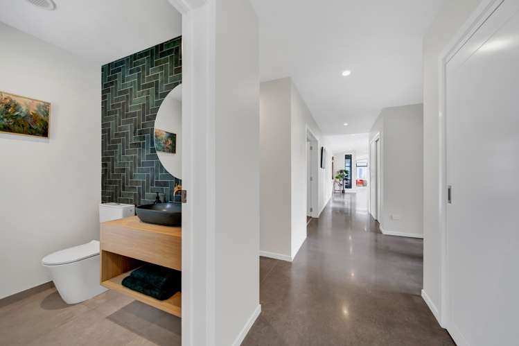 13 Thomason Road Egmont Village_10