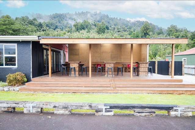 33 Main Road Harihari_1