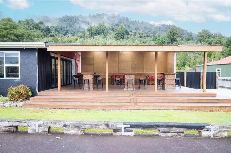 33 Main Road Harihari_25