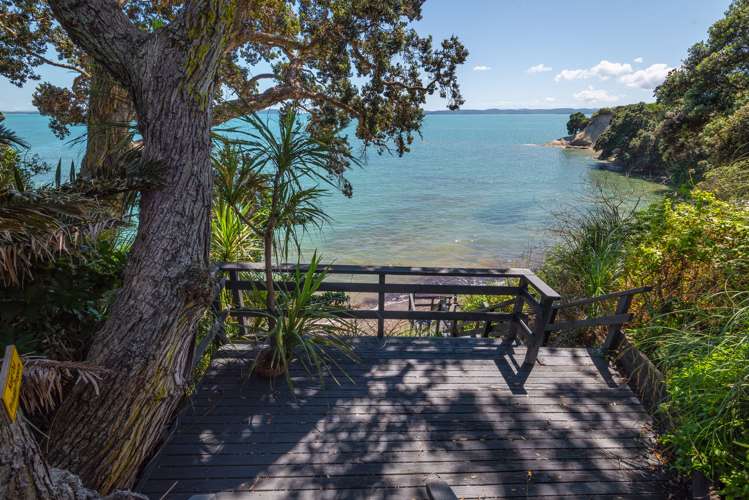 37 Hawke Crescent Beachlands_4