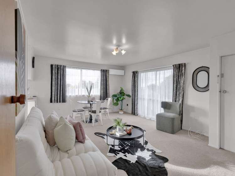 73 Tuhikaramea Road_0