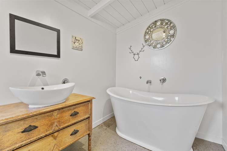 2 Warre Street Waitara_12