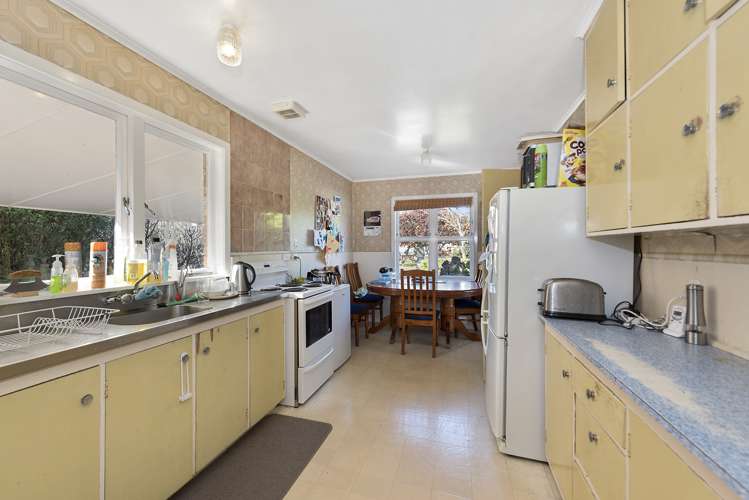 11 Barrie Crescent Silverdale_3