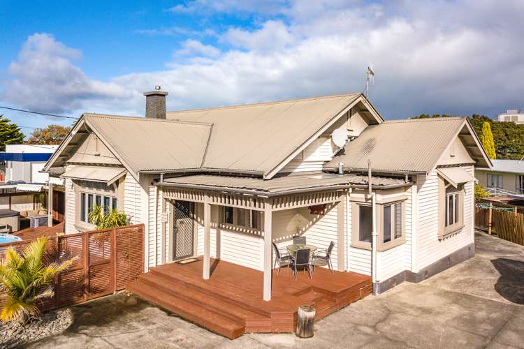 21 Carlton Avenue_0