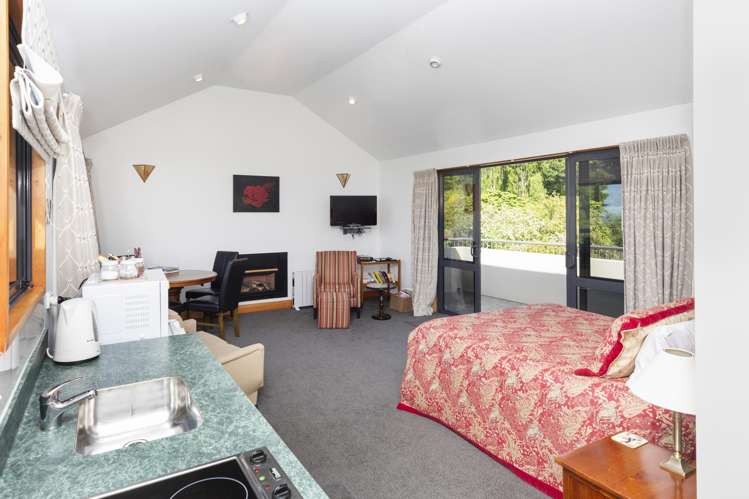 257 Cathedral Road Gore Bay_25