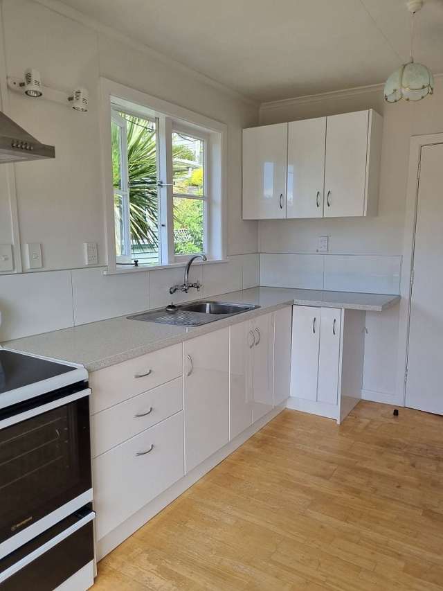 Private Sunny unfurnished flat