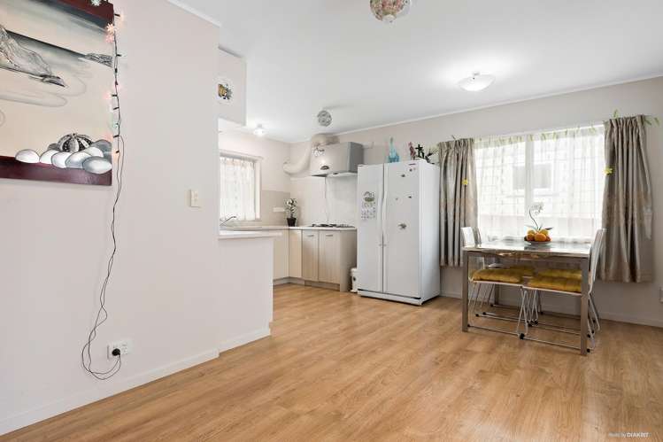 66A Parrs Cross Road Henderson_7