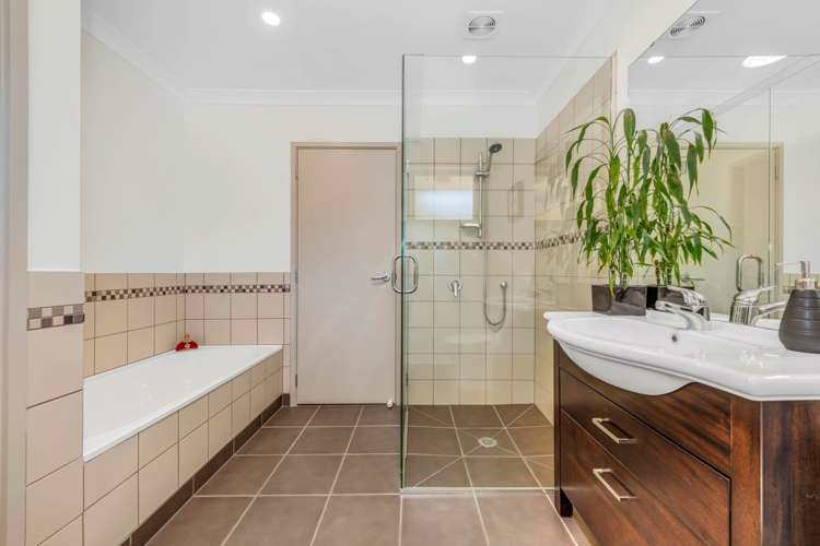 7 Intrepid Crescent Beachlands_28