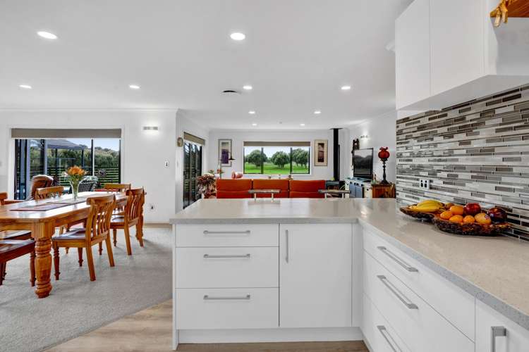 12 Beach Road Urenui_25