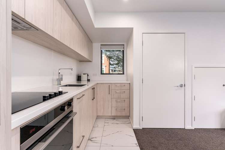 Unit 1/21 Hargest Crescent_3