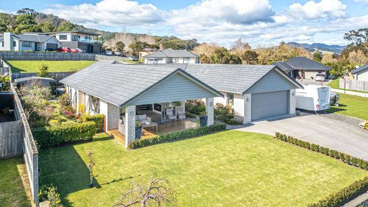87 Greenhills Drive_1