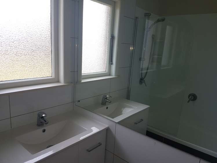 39 Sutton Crescent Papakura_15