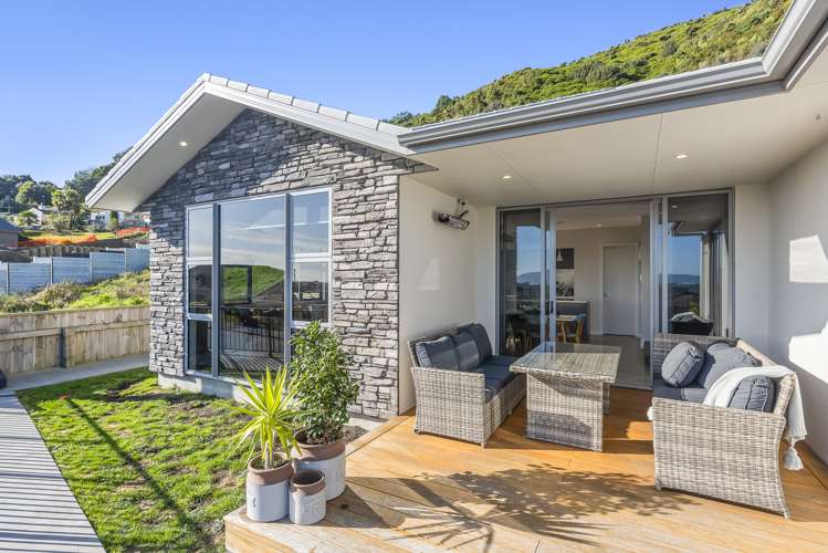 99 Kakariki Grove Waikanae_10