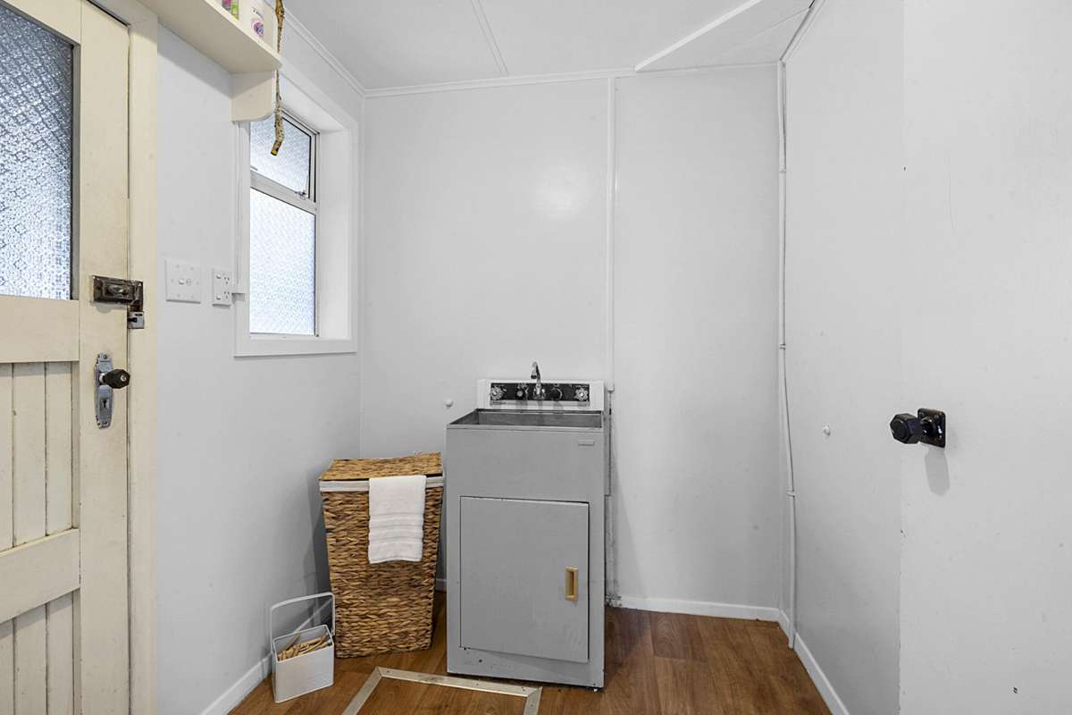 44 Glenpark Avenue_4