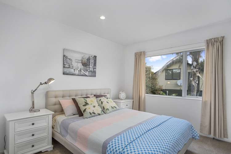32a Bodi Place Te Atatu South_15