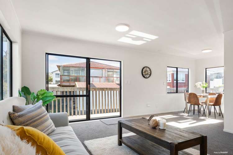 2/15 Tiroroa Avenue Te Atatu South_15