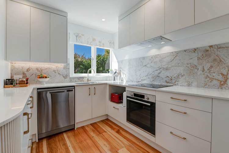 65 Vipond Road Stanmore Bay_19