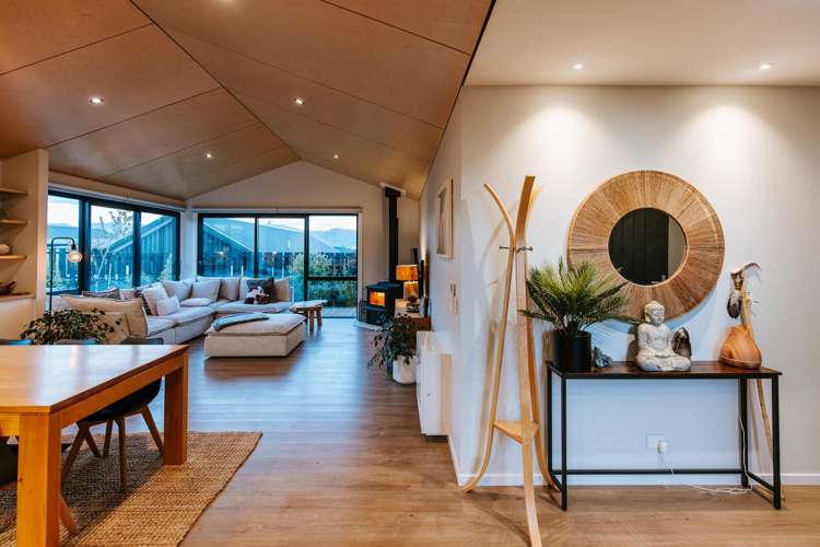 8 Linnburn Road Wanaka_13
