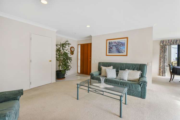 2/5 Ribbonwood Crescent Goodwood Heights_7