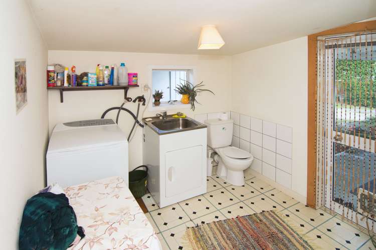 29 Clifton Avenue Carterton_17