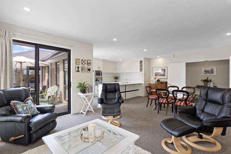 52 Faulks Drive_3