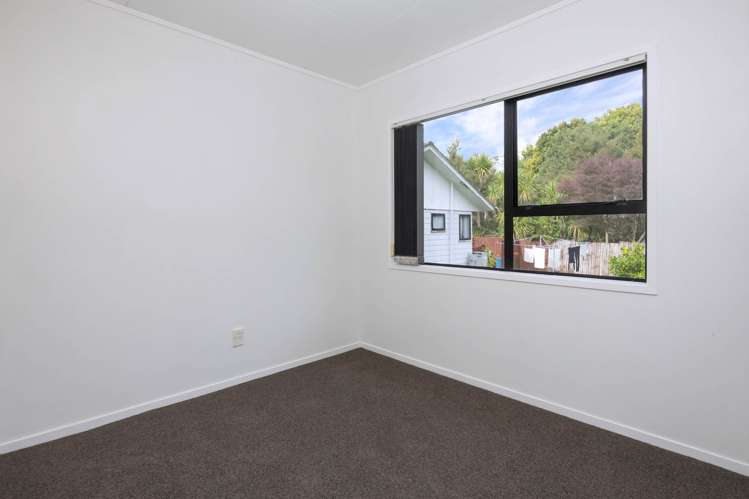 67 Meadowvale Rise Titirangi_10