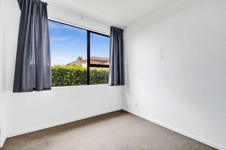 2/17 Gloucester Road_4