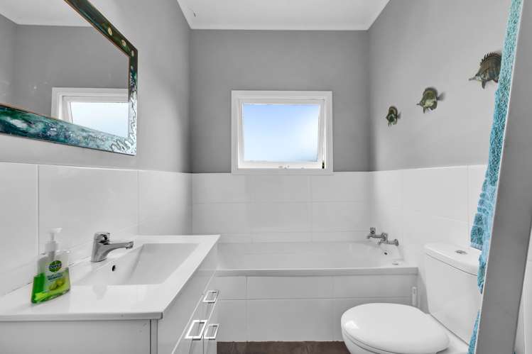 183 Tasman Street Opunake_17