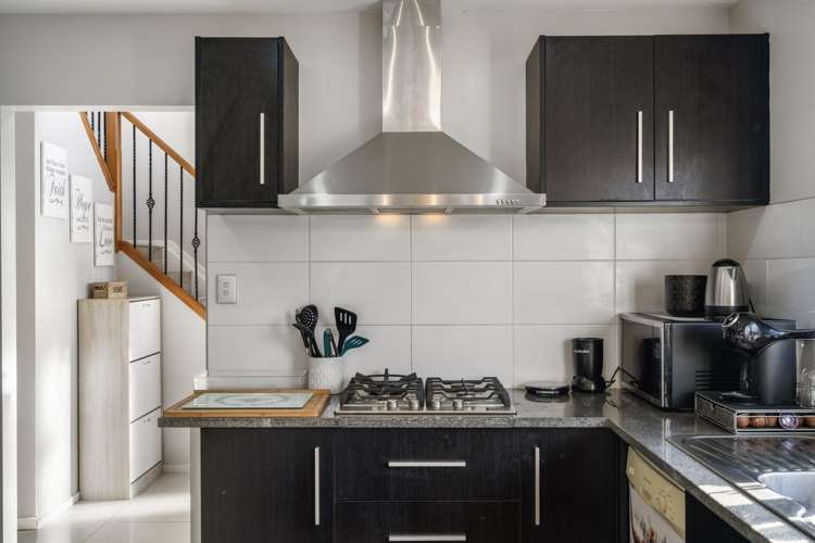 13 Riverglade Parkway Te Atatu South_8