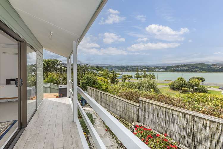 12a Kahutea Terrace Titahi Bay_12