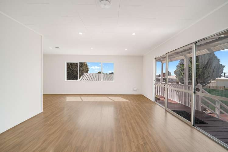 2A Netherlands Avenue Kelston_6