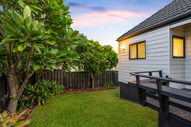 2/184 Norman Lesser Drive Saint Johns_19