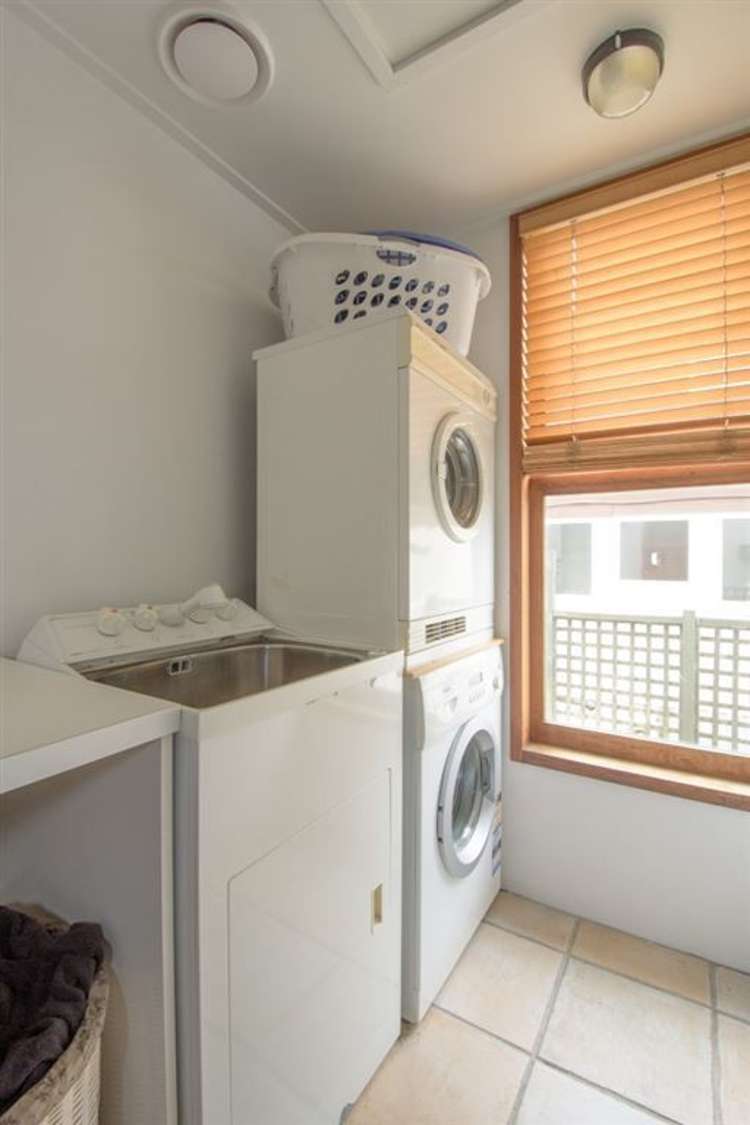 143 Wynyard Crescent Fernhill/Sunshine Bay_30