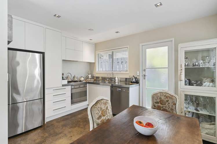 10/54 Finch Street_5