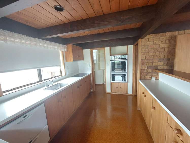 8 Beach Road Mellons Bay_6