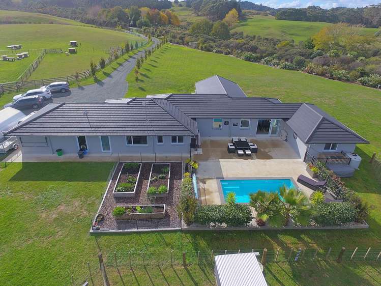 1 Ngaire Close Wainui_18