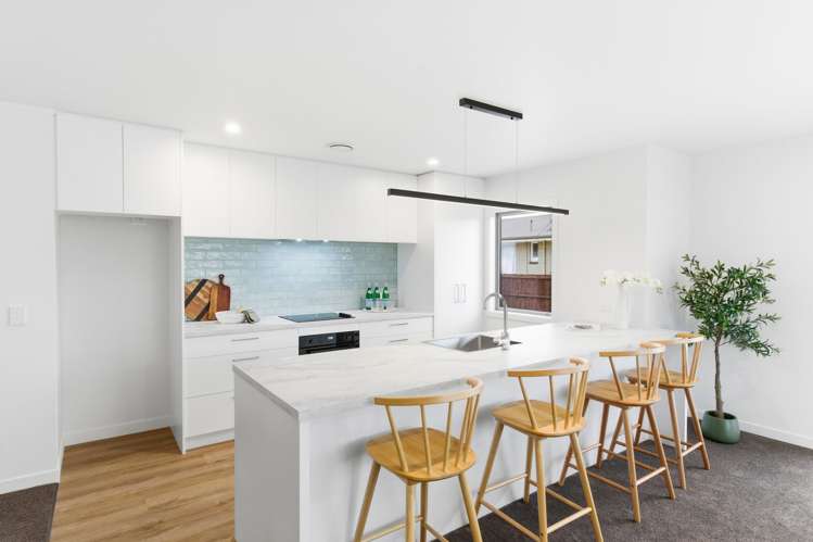 2/28 Wellington Street Linwood_3