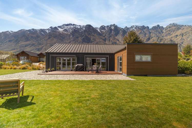 7 Bretby Court Jacks Point_9