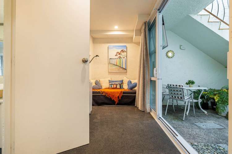 2C Weranui Road Waiwera_14