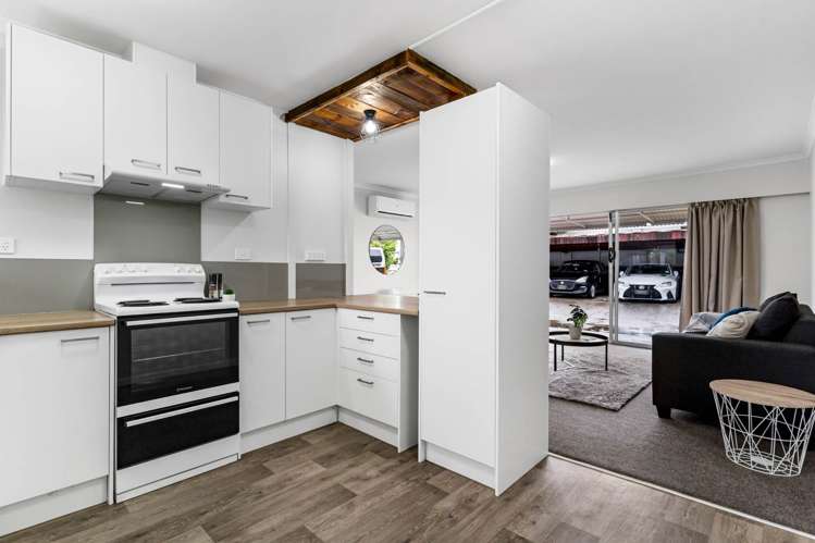 2/167 Shirley Road_5