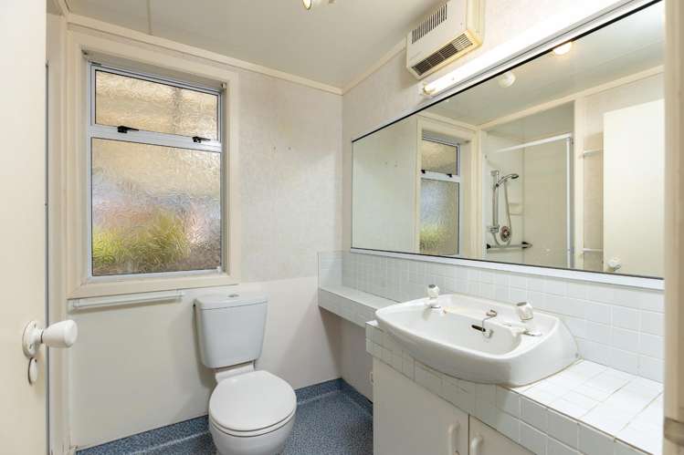 2 Whitby Road Britannia Heights_8