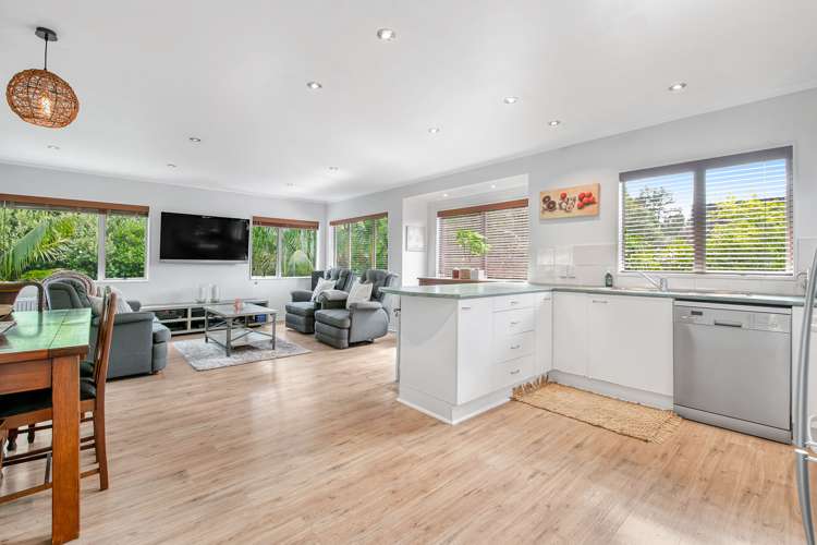 19a Parakai Avenue Parakai_4