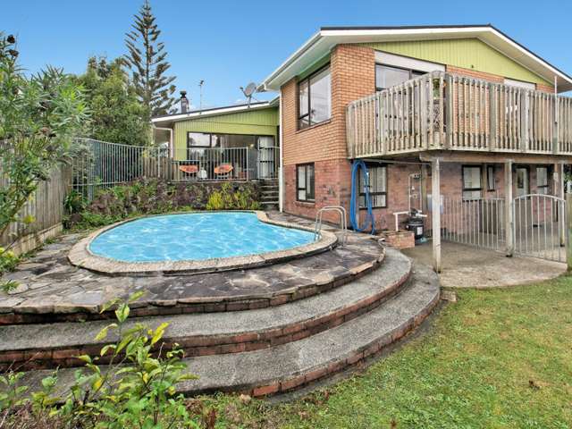 68 Daffodil Street Titirangi_1