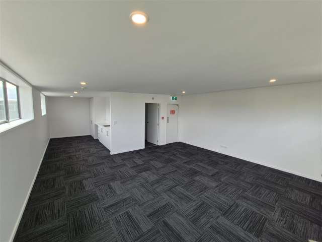 Unit 1, 16 Grafton Street Waltham_1