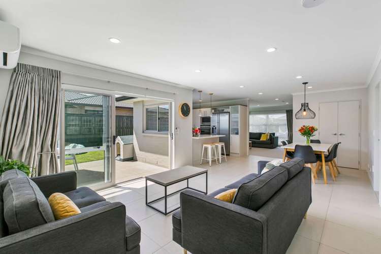 5 Wick Place Wattle Downs_3