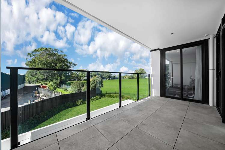 102/12 Barrack Road Mt Wellington_6