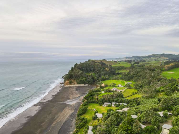 30 Beach Road Urenui_15