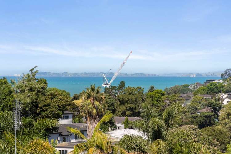 2/30 King Richard Place Browns Bay_13