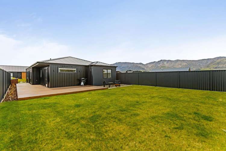 133 Burdon Loop Lake Hawea_21